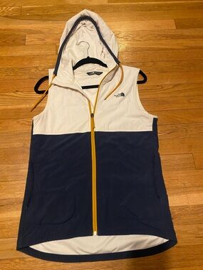 The North Face Colorblock Hooded Vest in White, Navy & Yellow